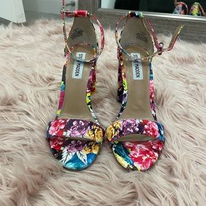 Steve madden floral heels